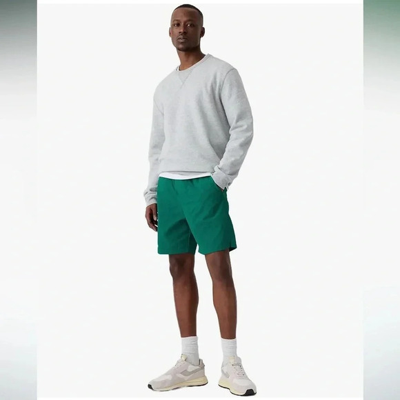 GAP Men's 7" Easy Shorts - Picture 1 of 8